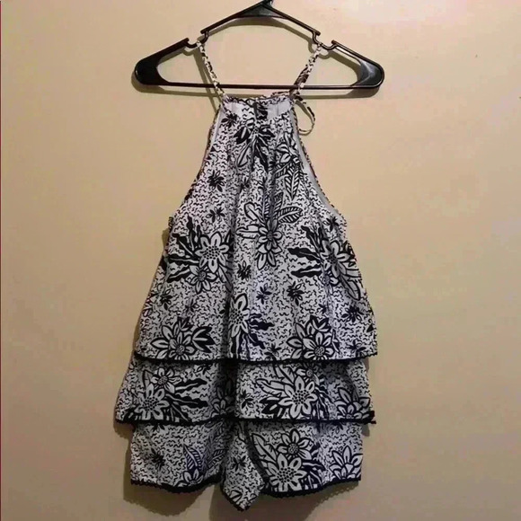 Urban Outfitter Floral Romper - Picture 1 of 3